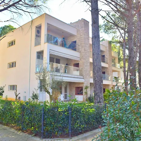 Appartamento In Gjiri Lalzit Near Sandy